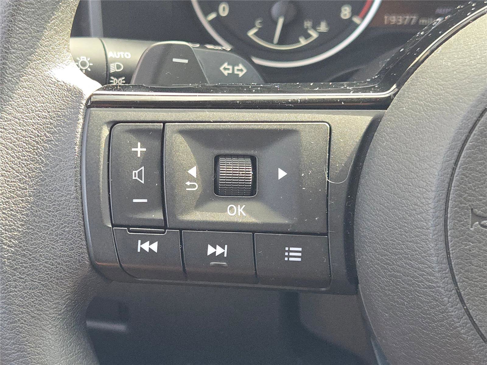 Used 2023 Nissan Rogue SV image 33