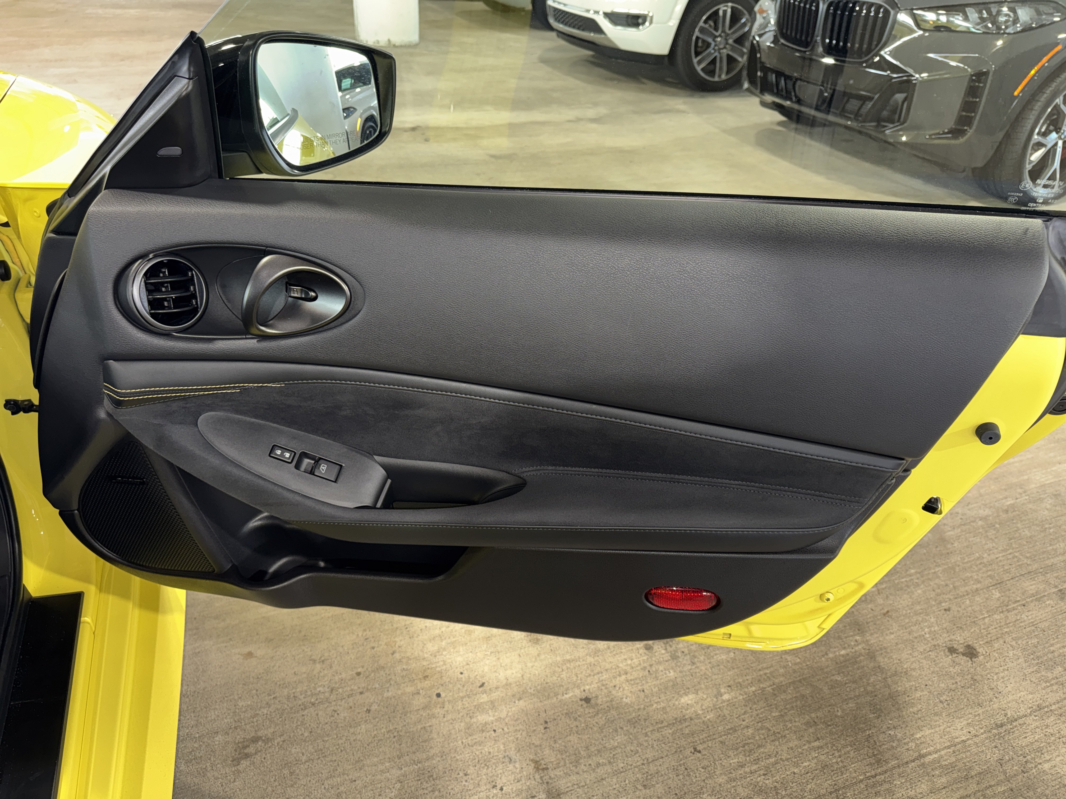 Used 2023 Nissan Z w/ Floor Mat Package (L93) RWD image 9