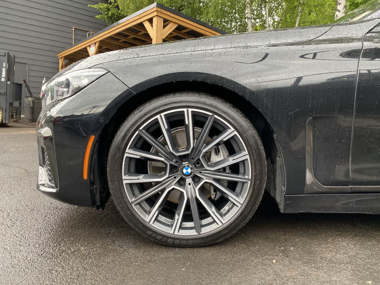Used 2020 BMW 740i w/ M Sport Package RWD image 11
