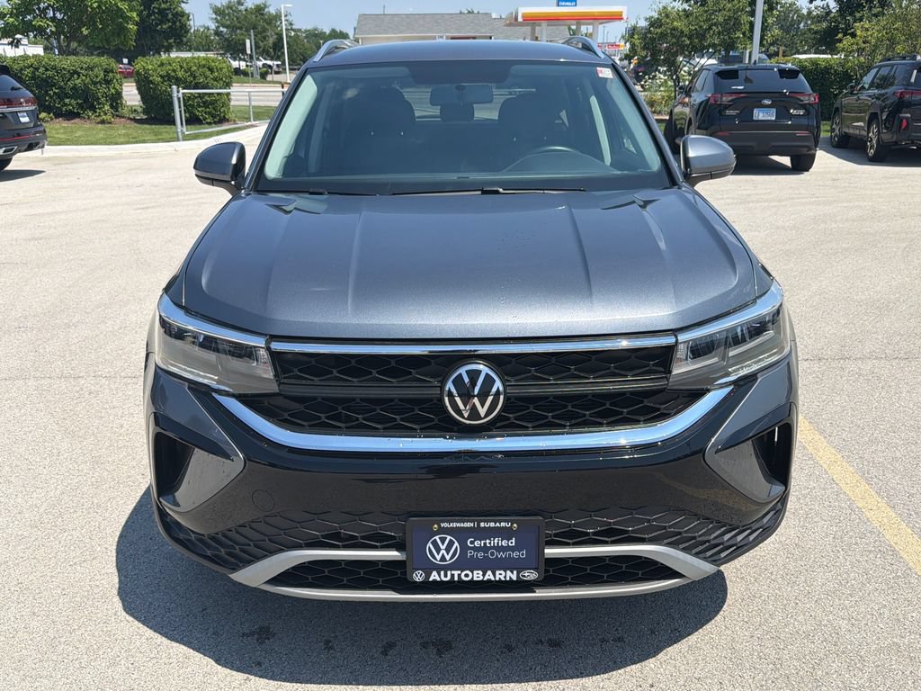 Certified 2022 Volkswagen Taos SE AWD/4WD image 2