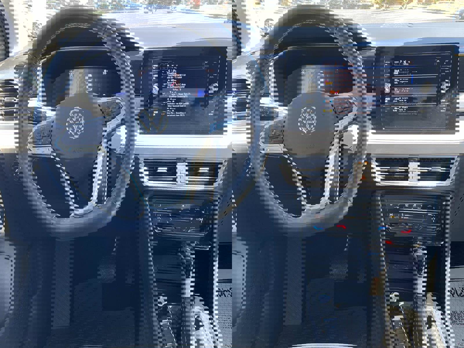 Certified 2025 Volkswagen Taos SE w/ Panoramic Sunroof Package FWD image 14