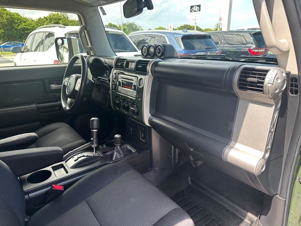 Used 2014 Toyota FJ Cruiser 4WD w/ Upgrade Package image 25