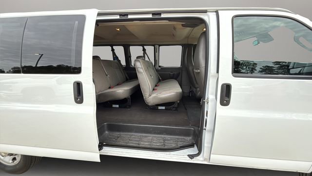 Used 2024 Chevrolet Express 3500 LT w/ LT Preferred Equipment Group RWD image 33