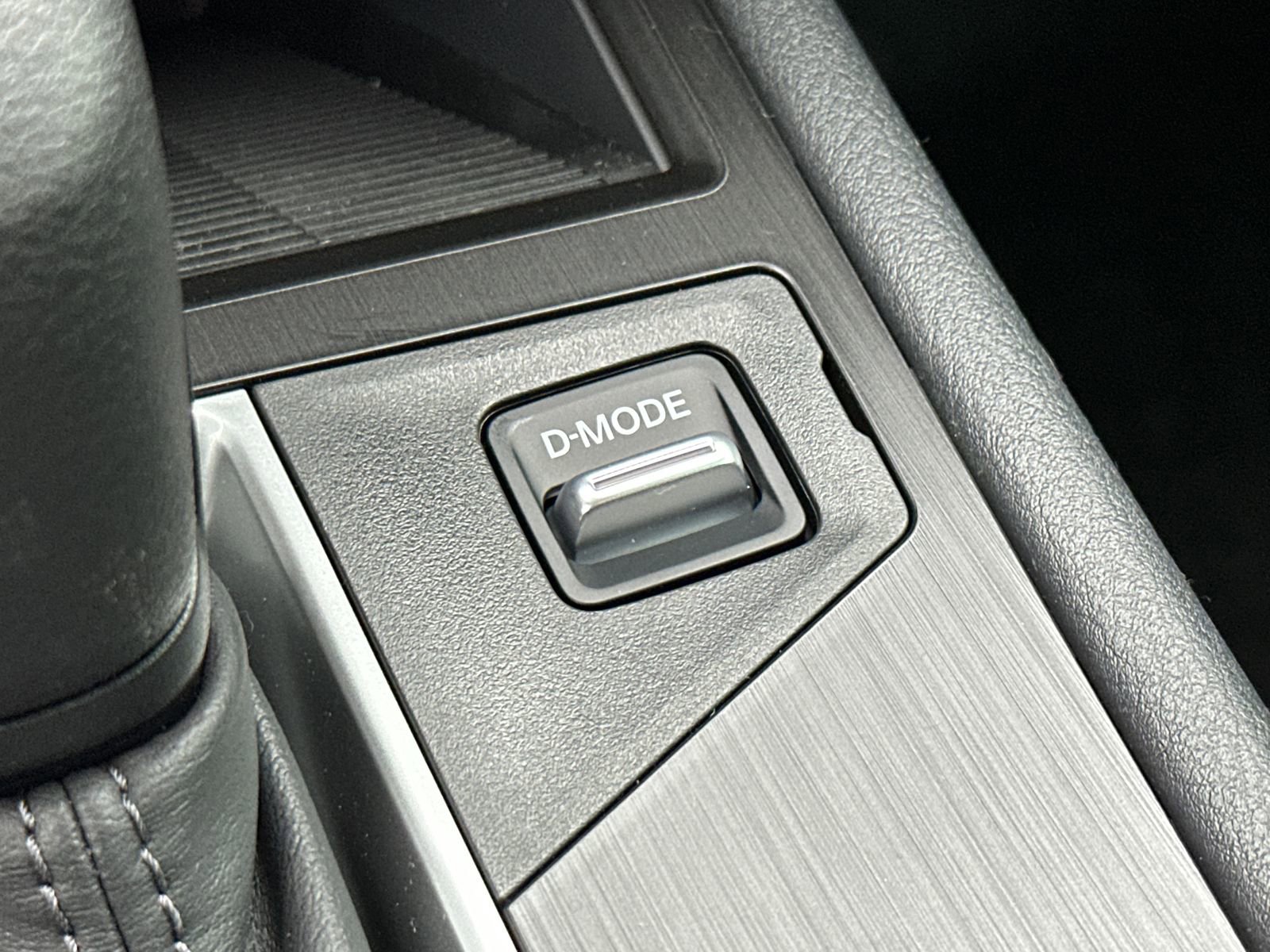 New 2026 Nissan Kicks S image 31