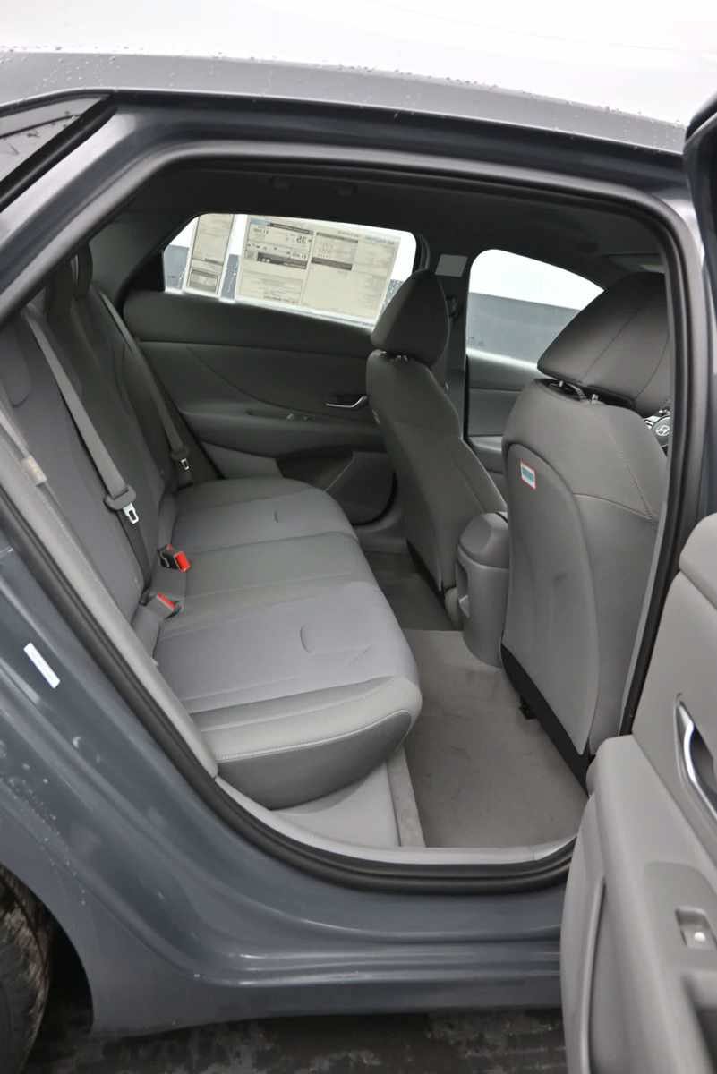 New 2026 Hyundai Elantra SE FWD image 12