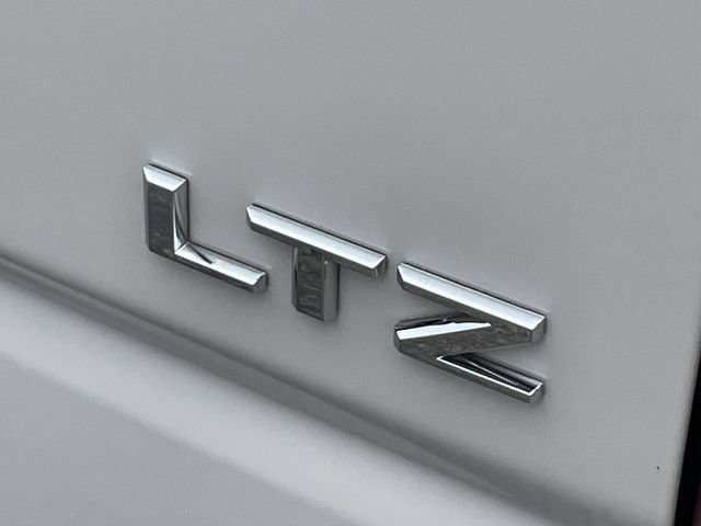 Used 2022 Chevrolet Silverado 1500 LTZ w/ LTZ Premium Package AWD/4WD image 13