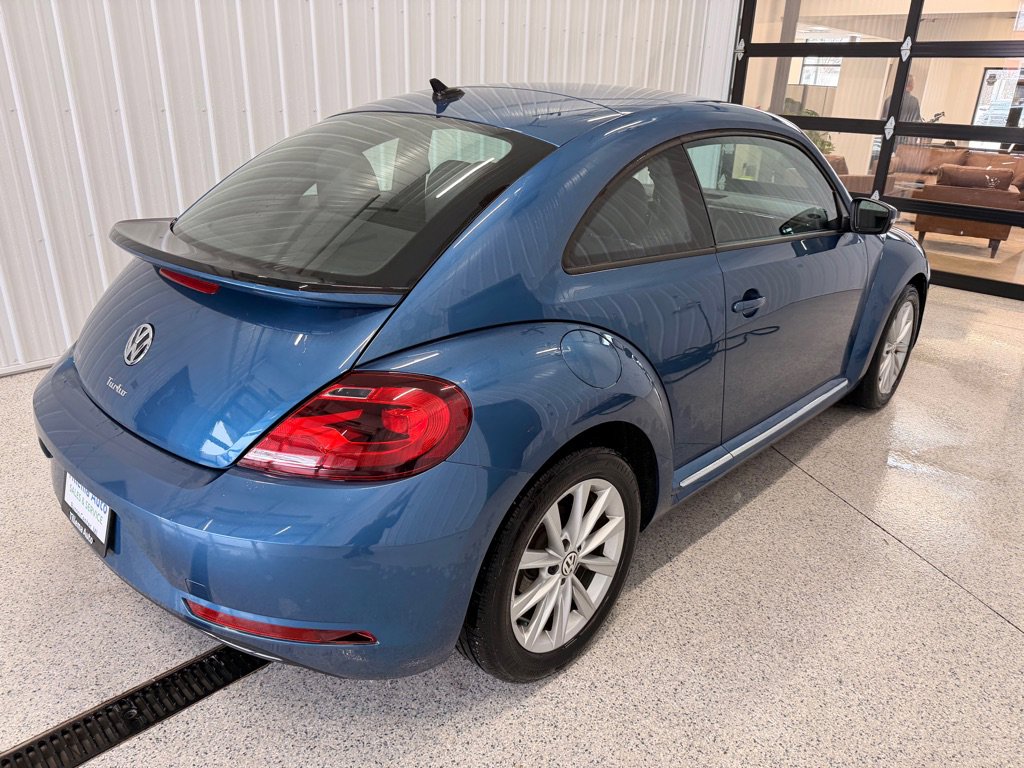 Used 2018 Volkswagen Beetle S image 7