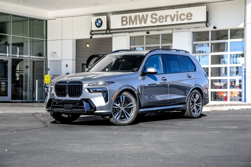 New 2026 BMW X7 xDrive40i w/ M Sport Package