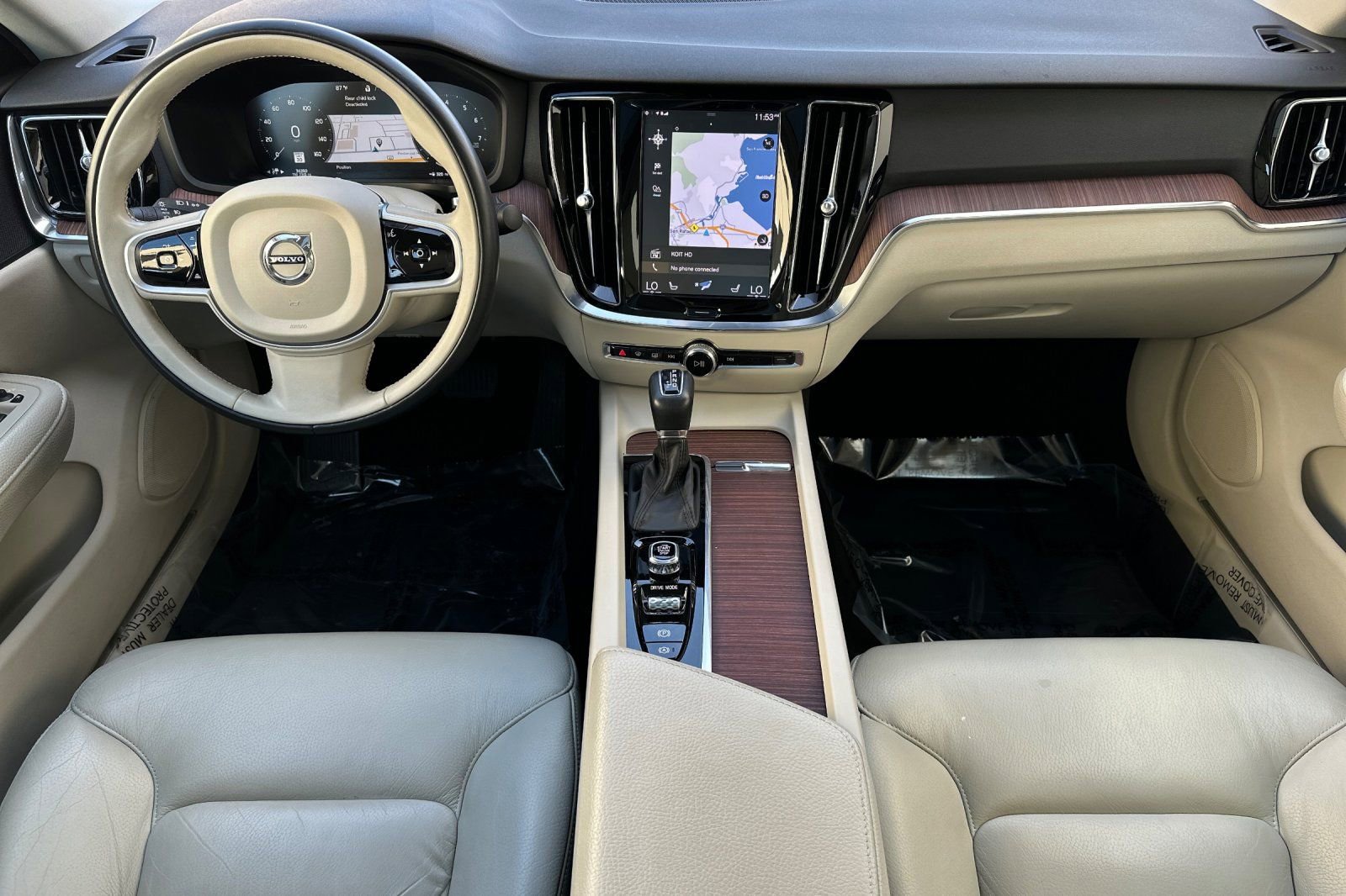 Used 2021 Volvo S60 T5 Momentum image 3