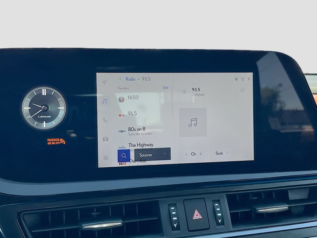Used 2025 Lexus ES 300h w/ Premium Package FWD image 14