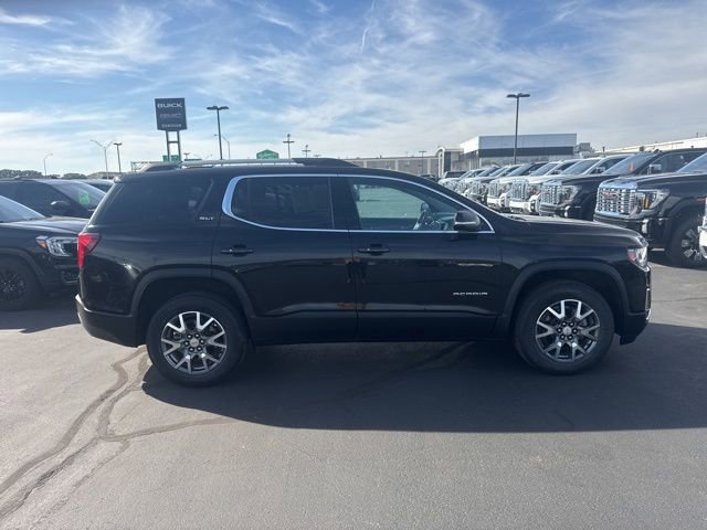 Used 2023 GMC Acadia SLT image 2