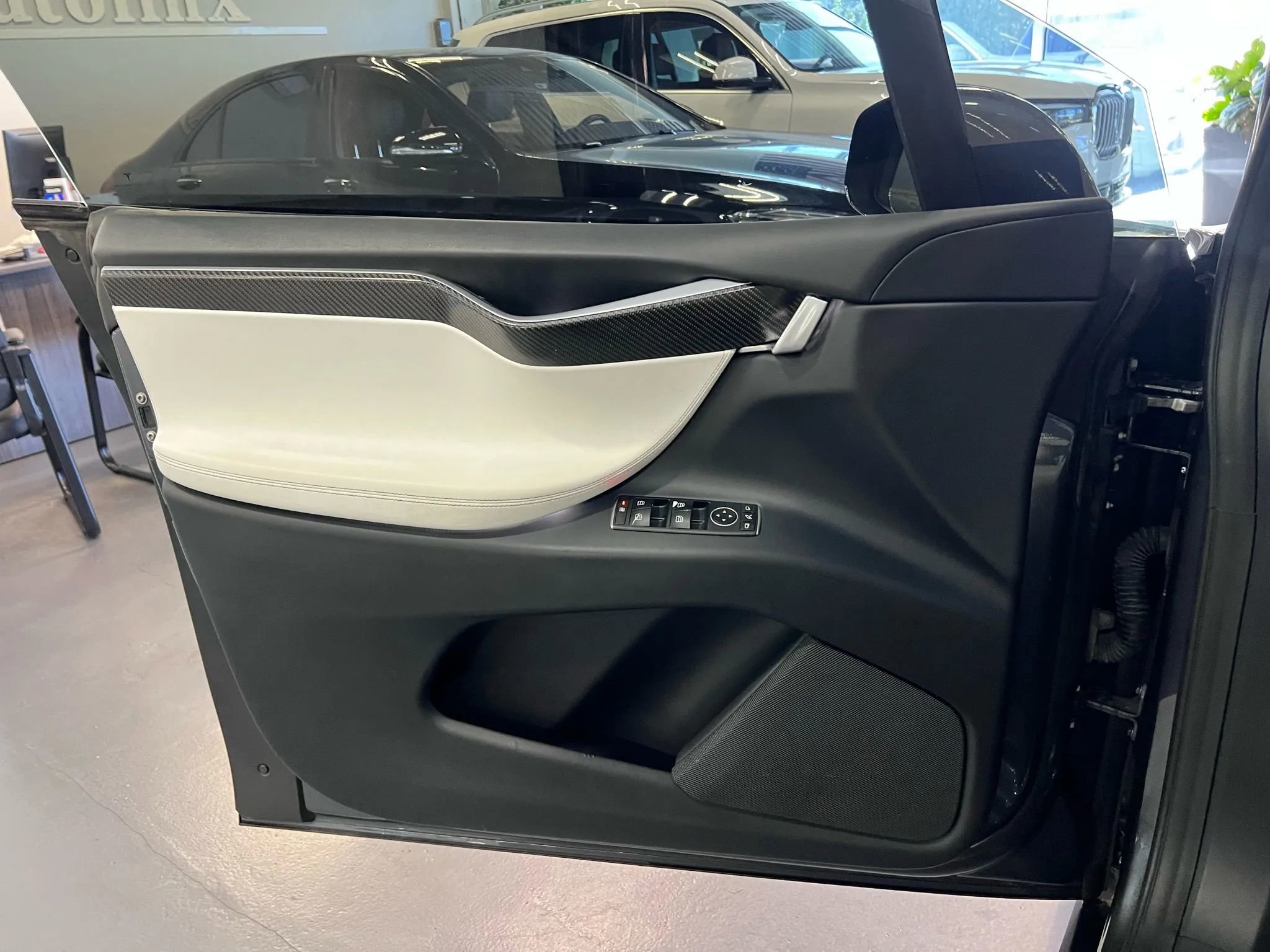 Used 2017 Tesla Model X 75D image 23