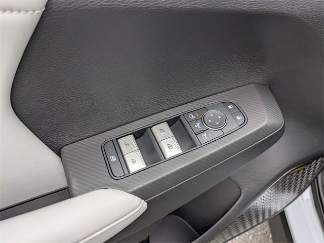 New 2025 Mitsubishi Outlander SE image 13
