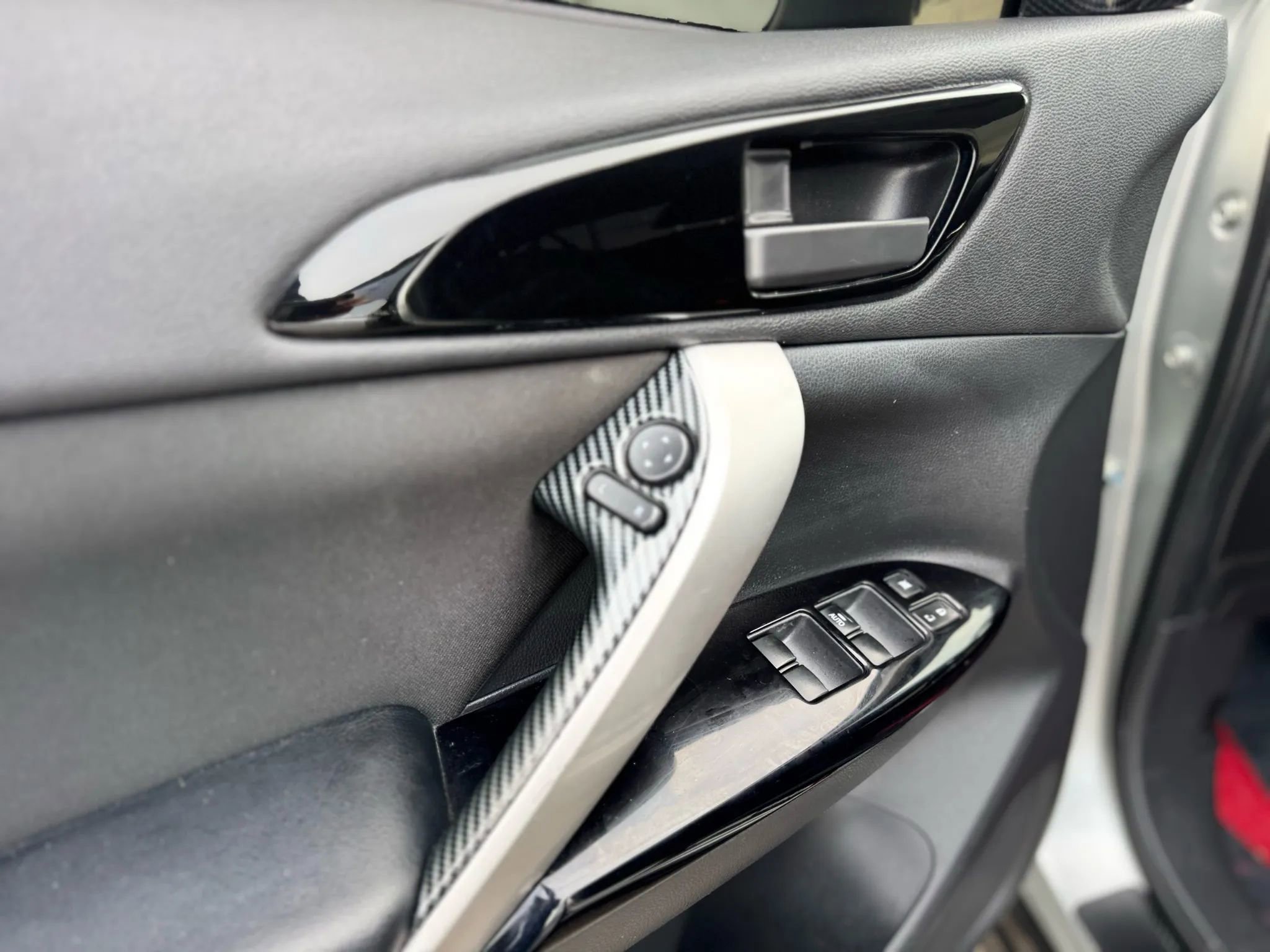 Used 2020 Mitsubishi Eclipse Cross LE FWD image 16