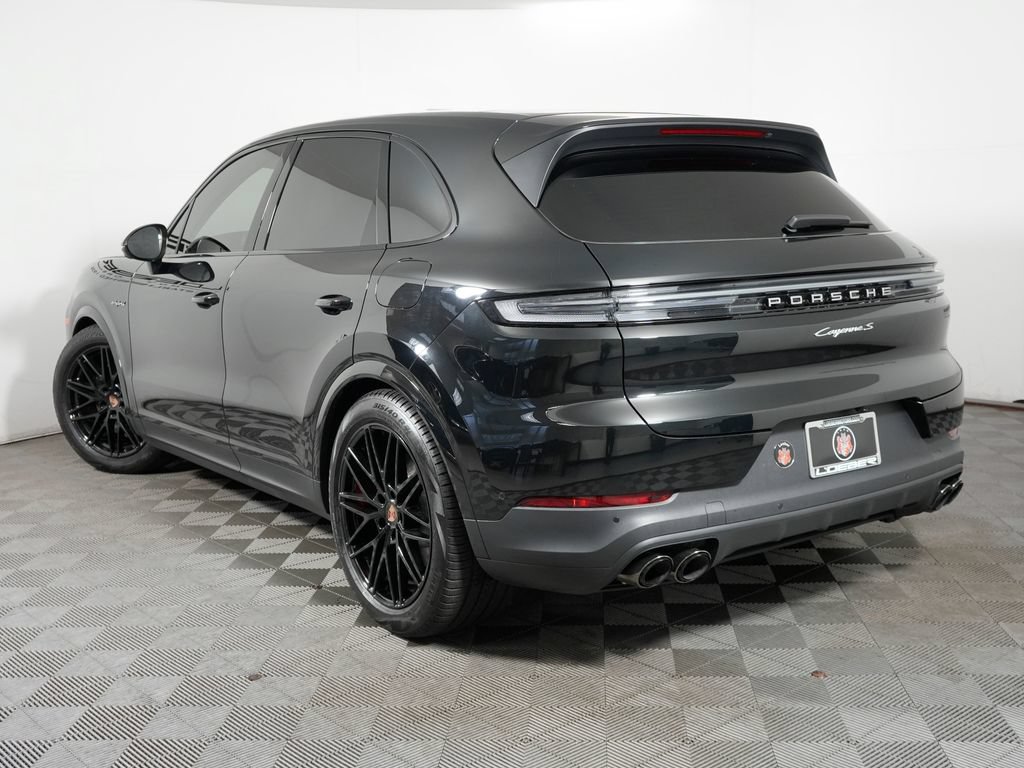 Certified 2026 Porsche Cayenne S w/ Premium Package Plus AWD/4WD image 3