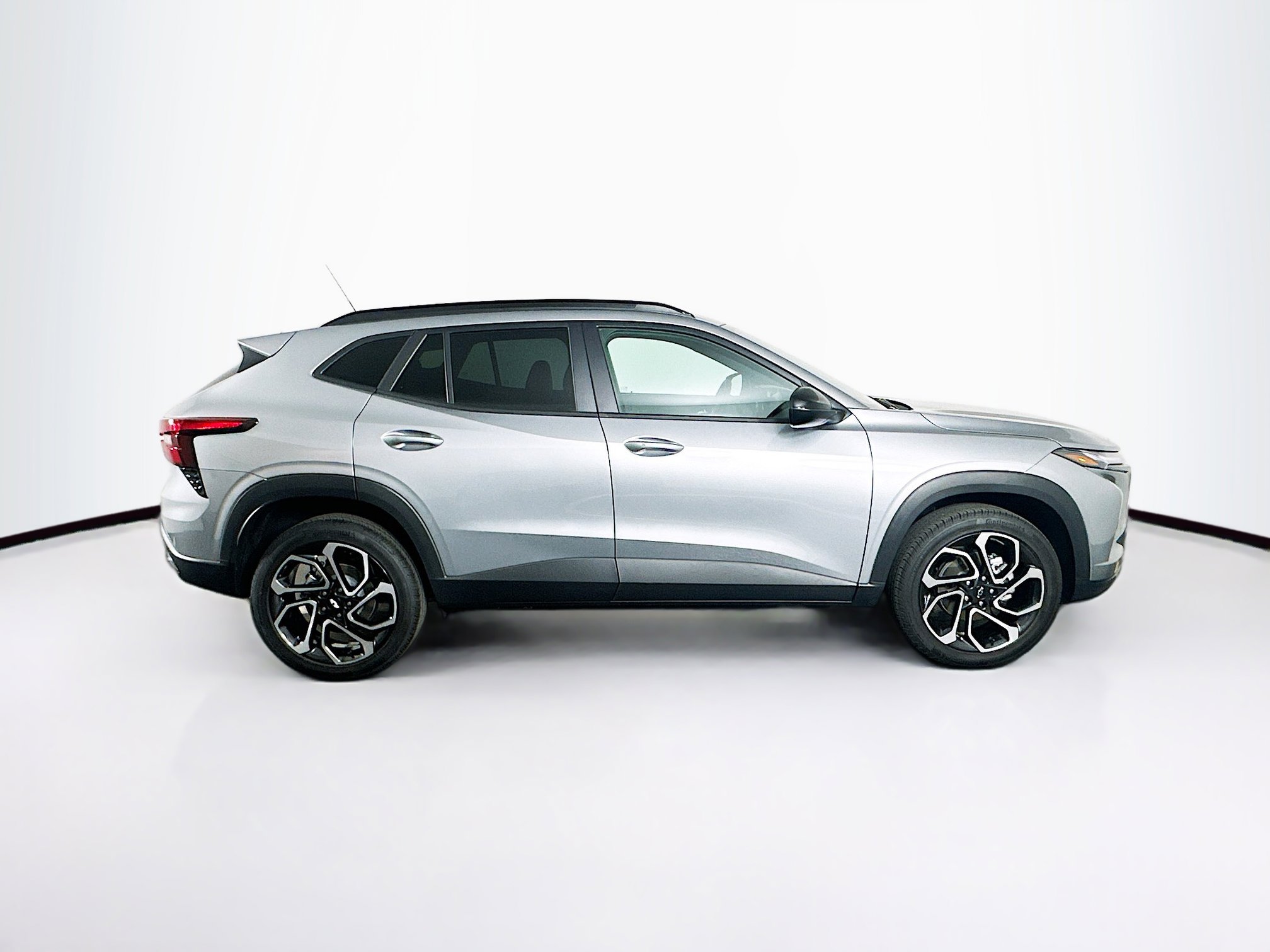 Used 2025 Chevrolet Trax RS FWD image 10