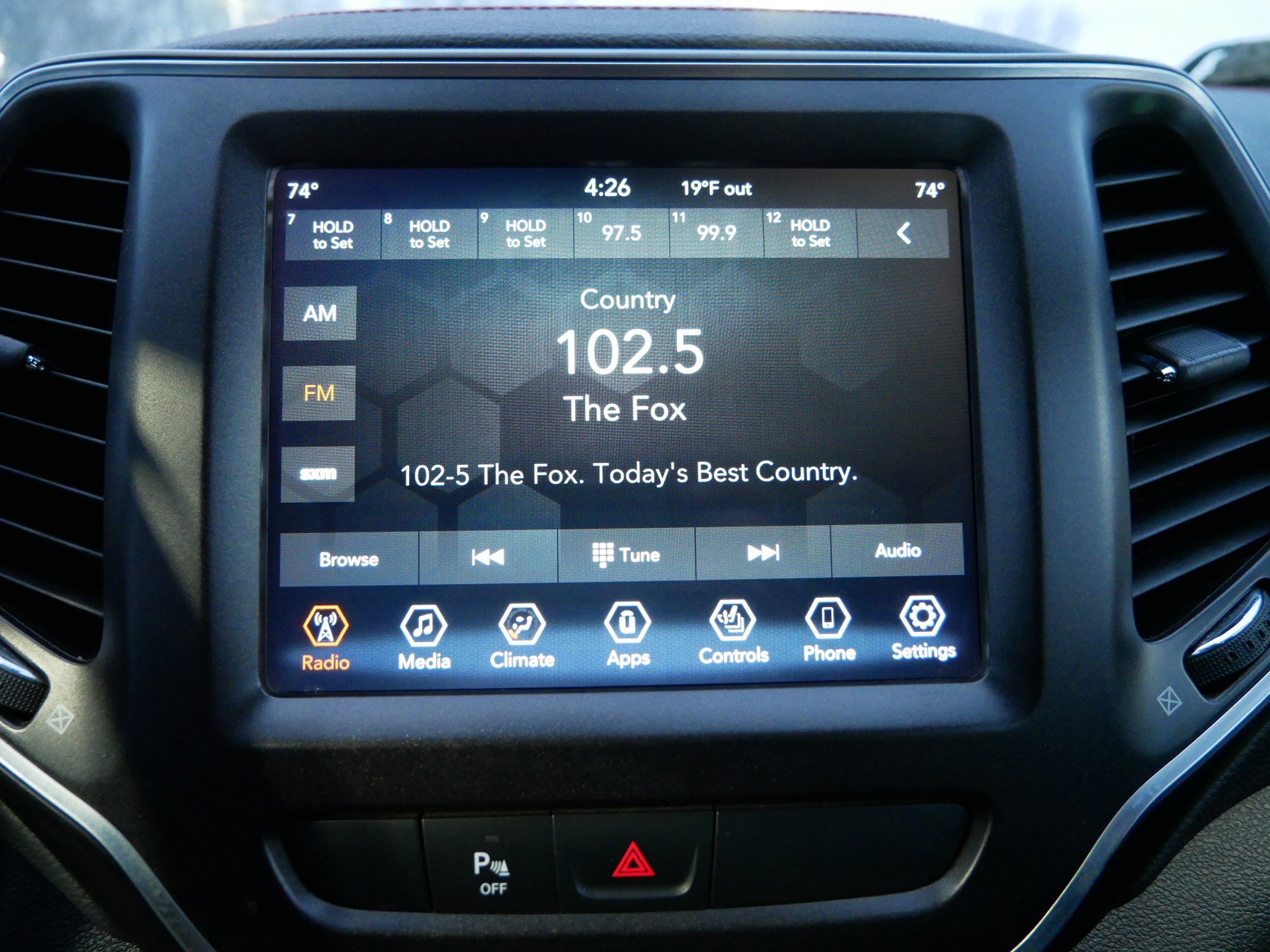 Used 2019 Jeep Cherokee Trailhawk w/ Cold Weather Group image 31