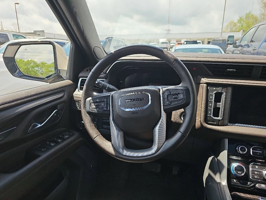 Used 2023 GMC Yukon Denali w/ Max Trailering Package AWD/4WD image 10