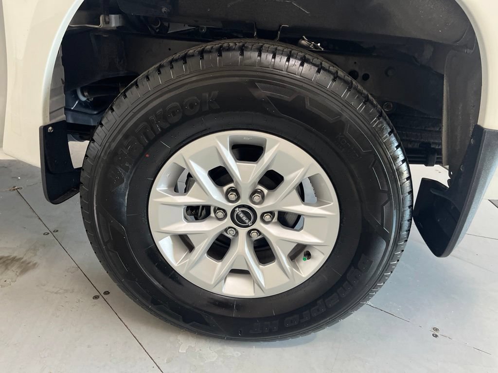 Used 2024 Nissan Frontier SV w/ Technology Package AWD/4WD image 15