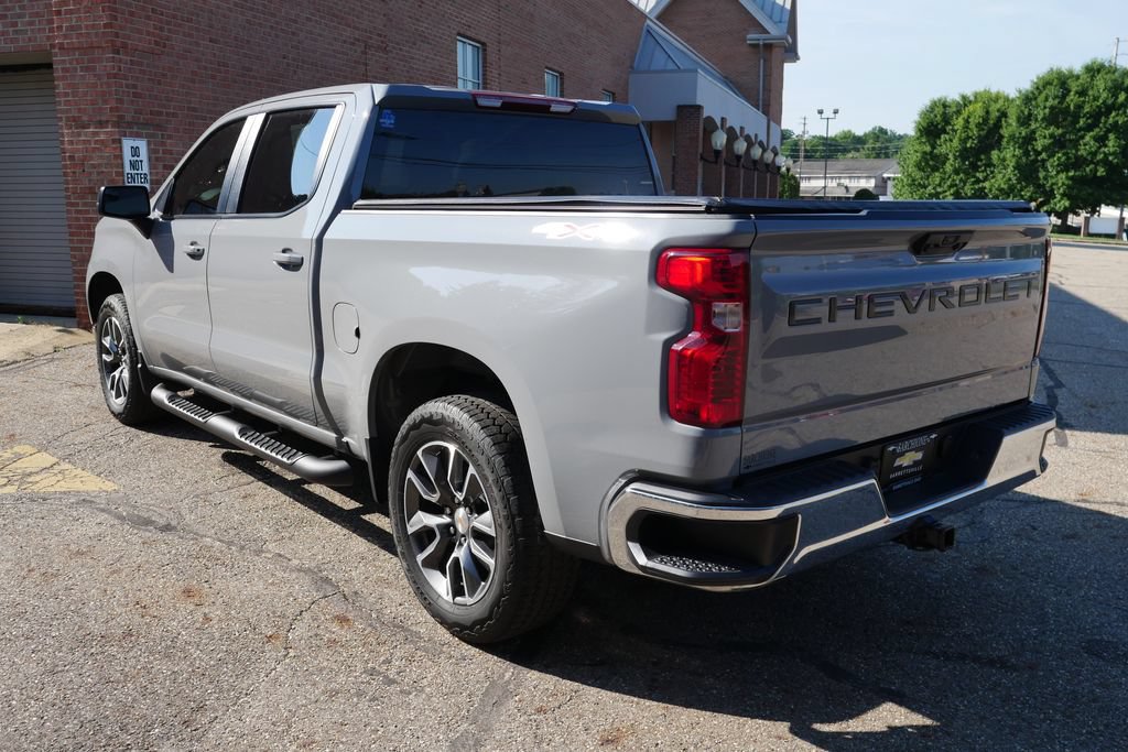 Used 2024 Chevrolet Silverado 1500 LT AWD/4WD image 6