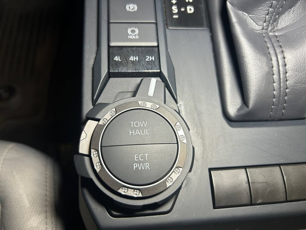 Certified 2025 Toyota Tacoma SR5 AWD/4WD image 22
