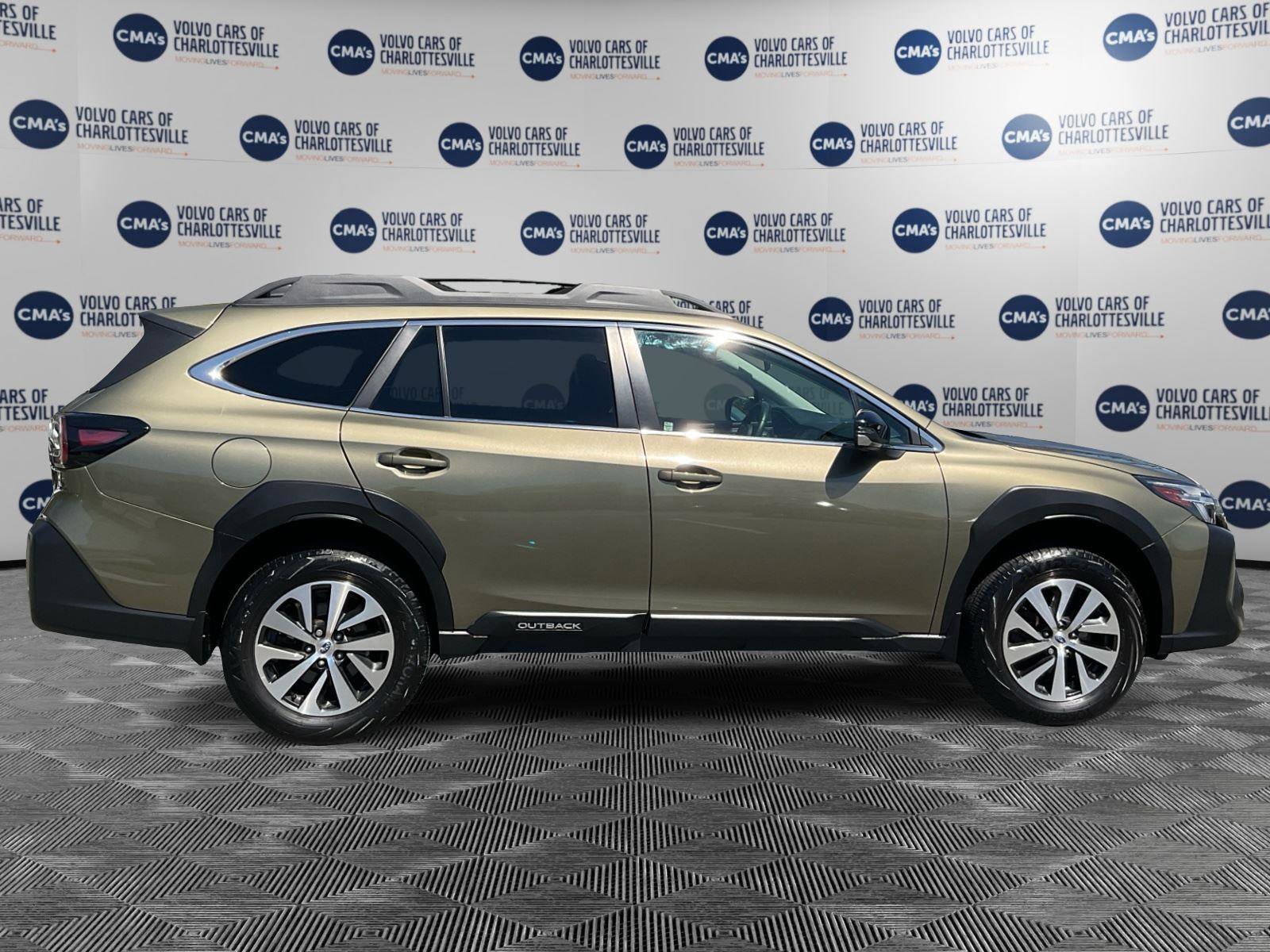 Used 2023 Subaru Outback Premium AWD/4WD image 6