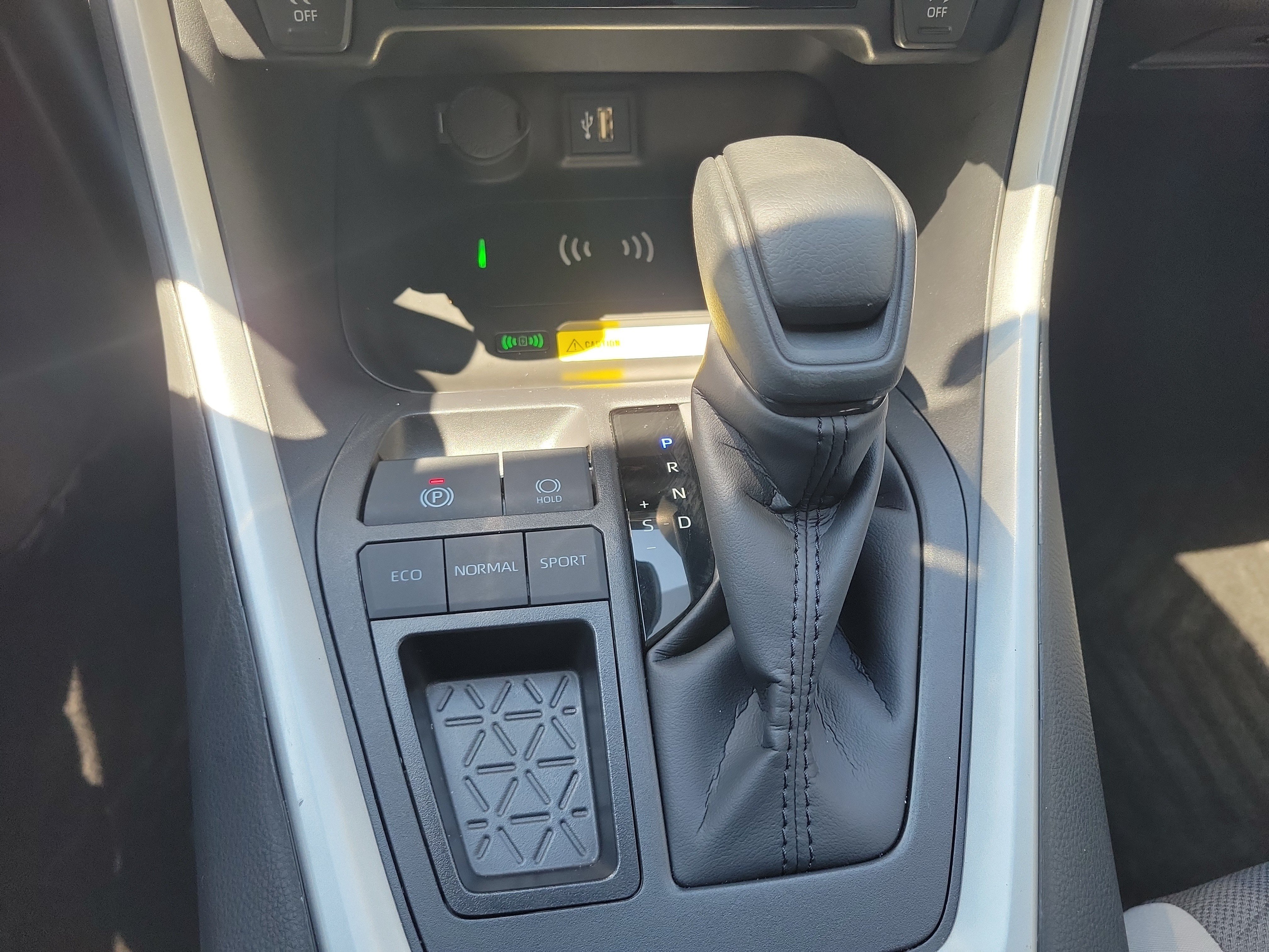 Used 2025 Toyota RAV4 XLE w/ Convenience Package FWD image 29
