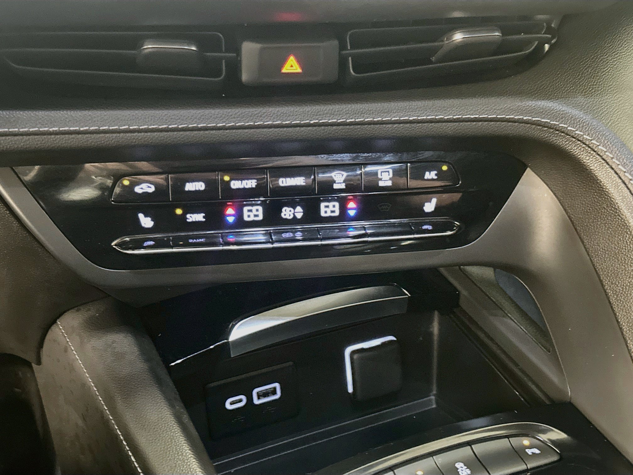Used 2023 Buick Envision Preferred w/ Sport Touring Package AWD/4WD image 23
