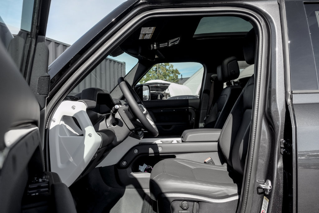 New 2026 Land Rover Defender 110 X-Dynamic SE AWD/4WD image 10