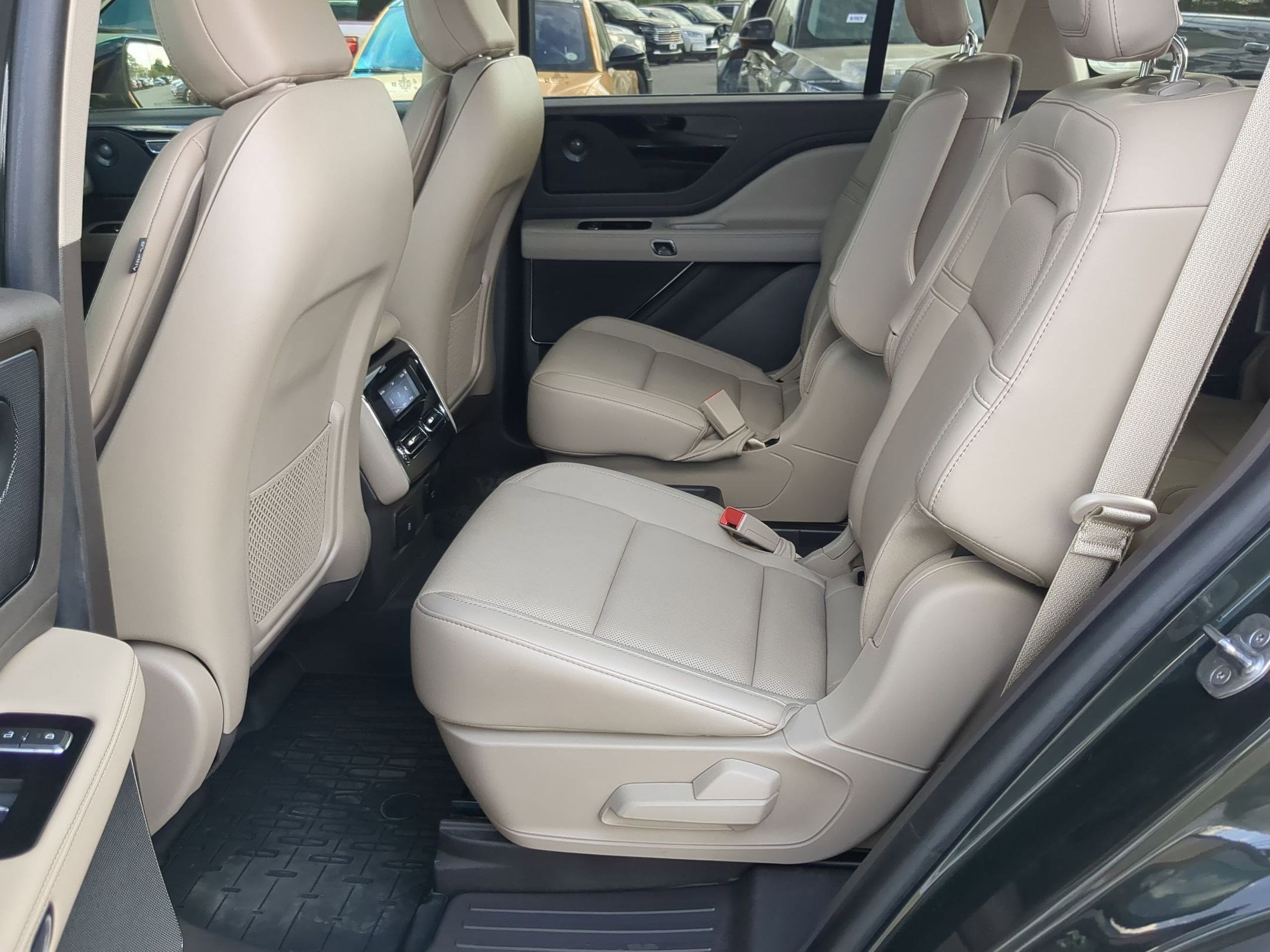 Used 2022 Lincoln Aviator Reserve image 22