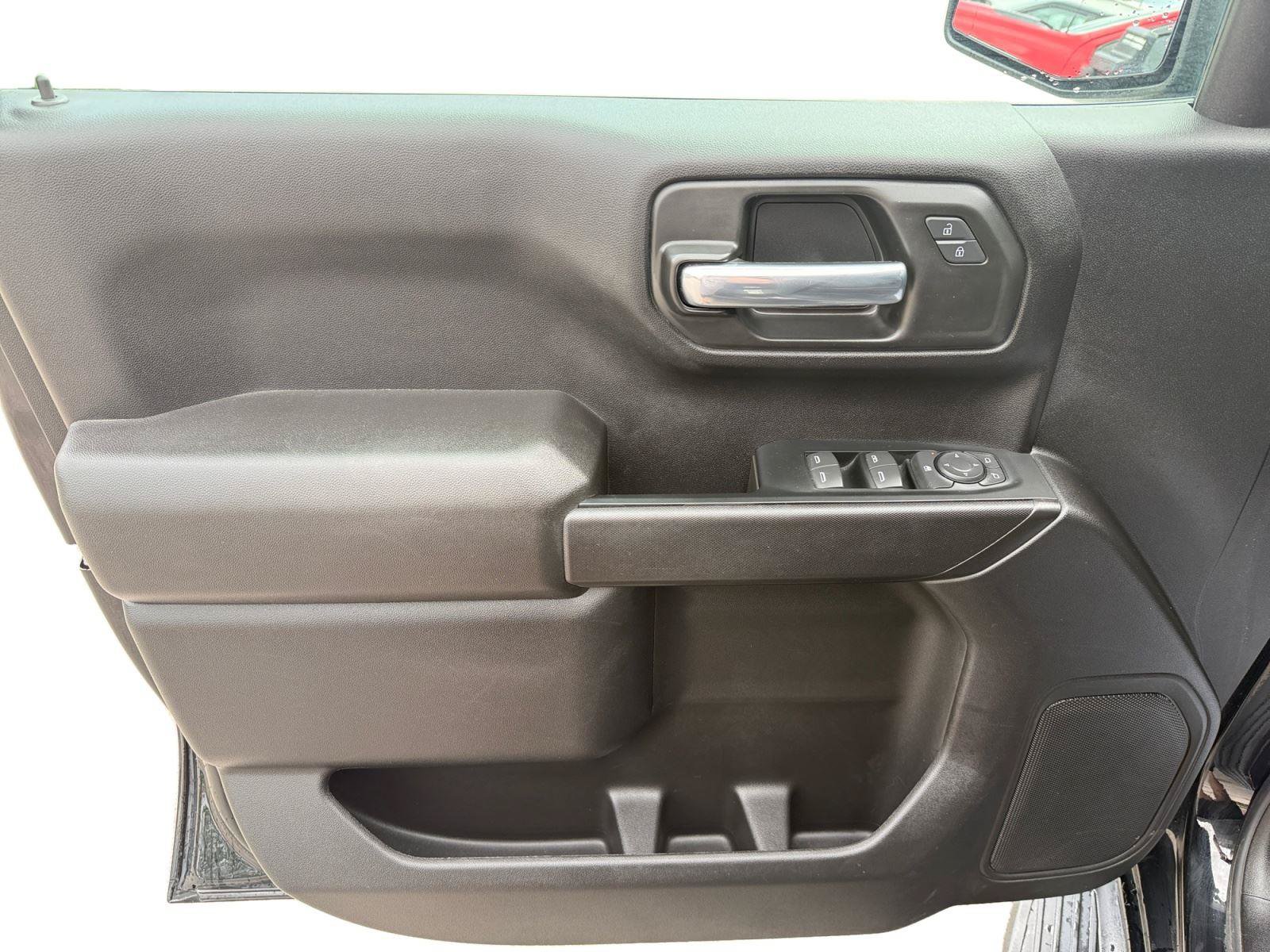 Used 2024 GMC Sierra 1500 Pro w/ Graphite Edition AWD/4WD image 9