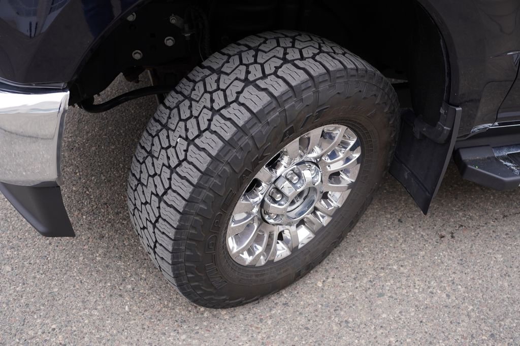 Used 2021 Ford F350 Lariat w/ Chrome Package image 13