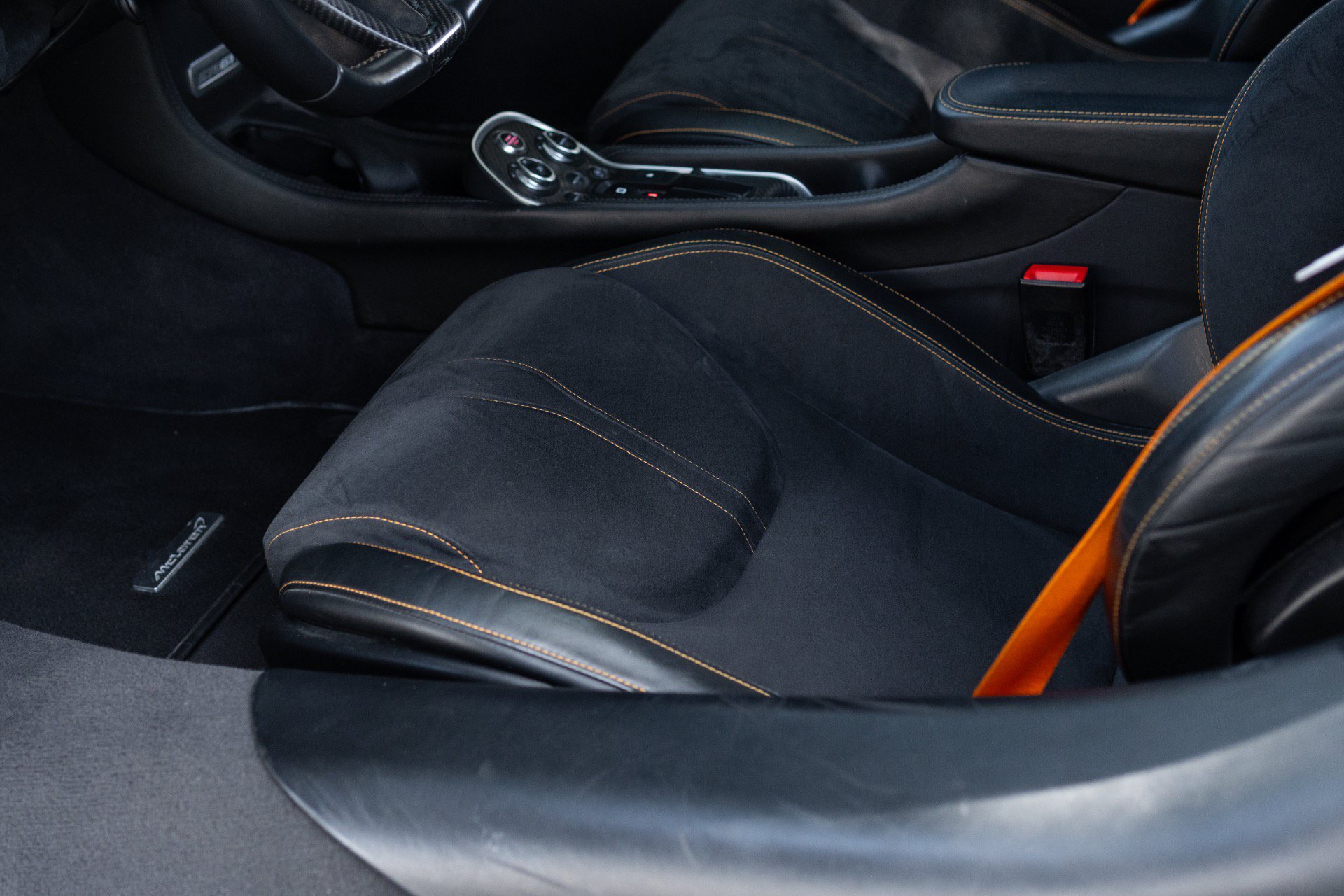 Used 2018 McLaren 570S RWD image 32