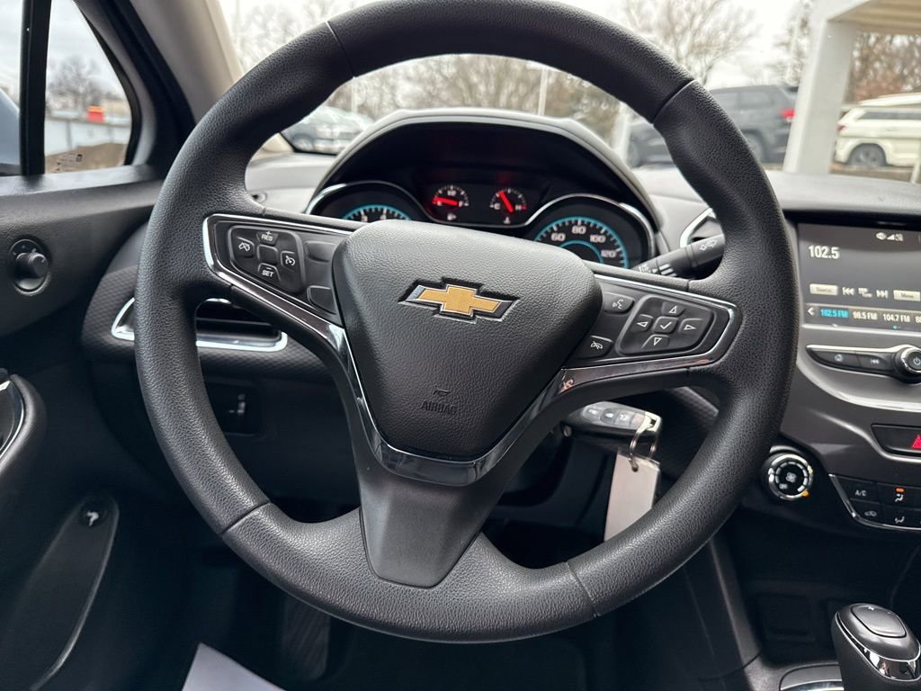 Used 2017 Chevrolet Cruze LT image 13