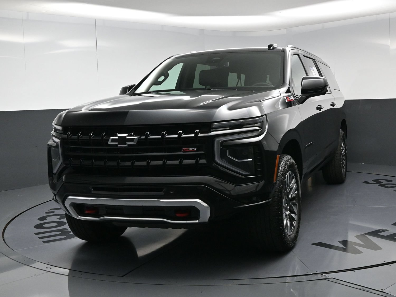 Used 2025 Chevrolet Suburban Z71 AWD/4WD image 11