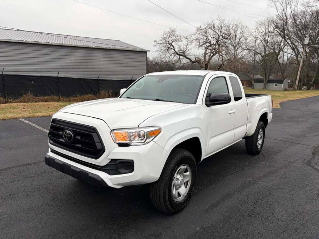 Used 2022 Toyota Tacoma SR w/ SR Convenience Package image 1