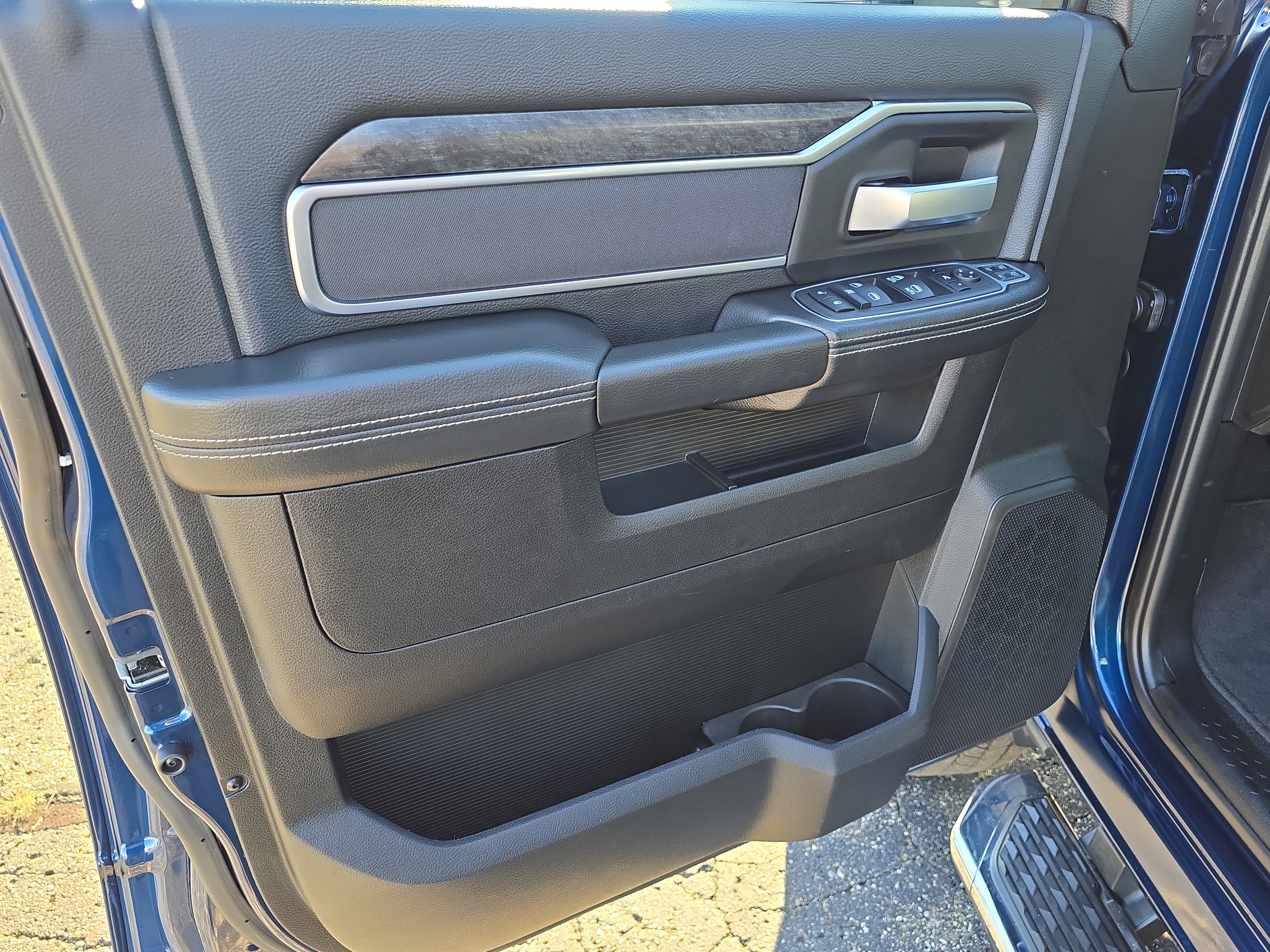 Used 2024 RAM 2500 Big Horn w/ Bed Utility Group image 11