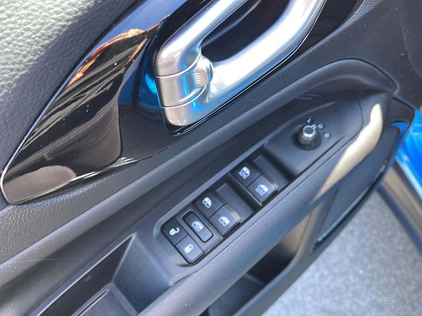 Used 2025 Jeep Compass Latitude w/ Altitude Special Edition image 12