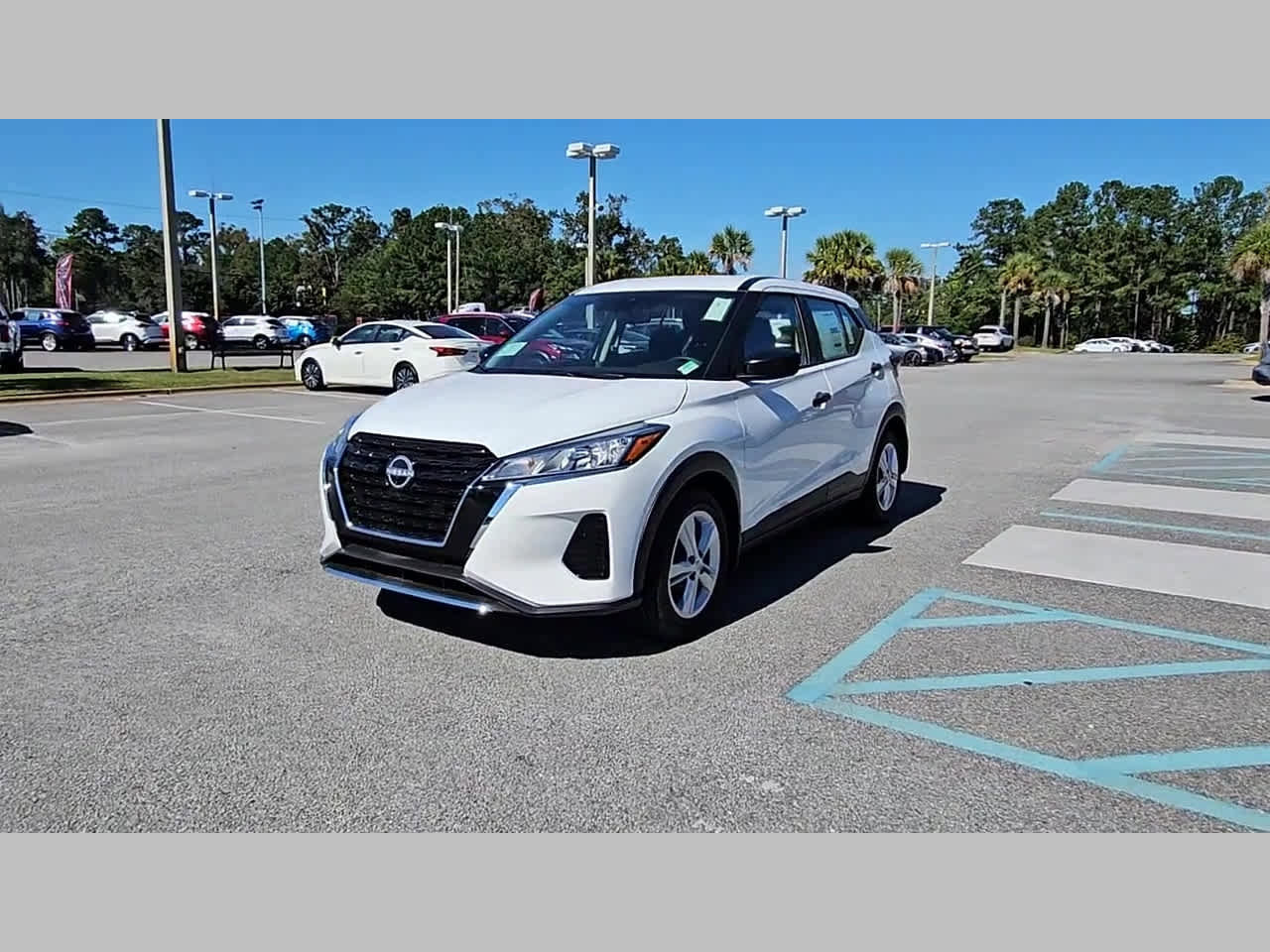 New 2025 Nissan Kicks Play S image 24