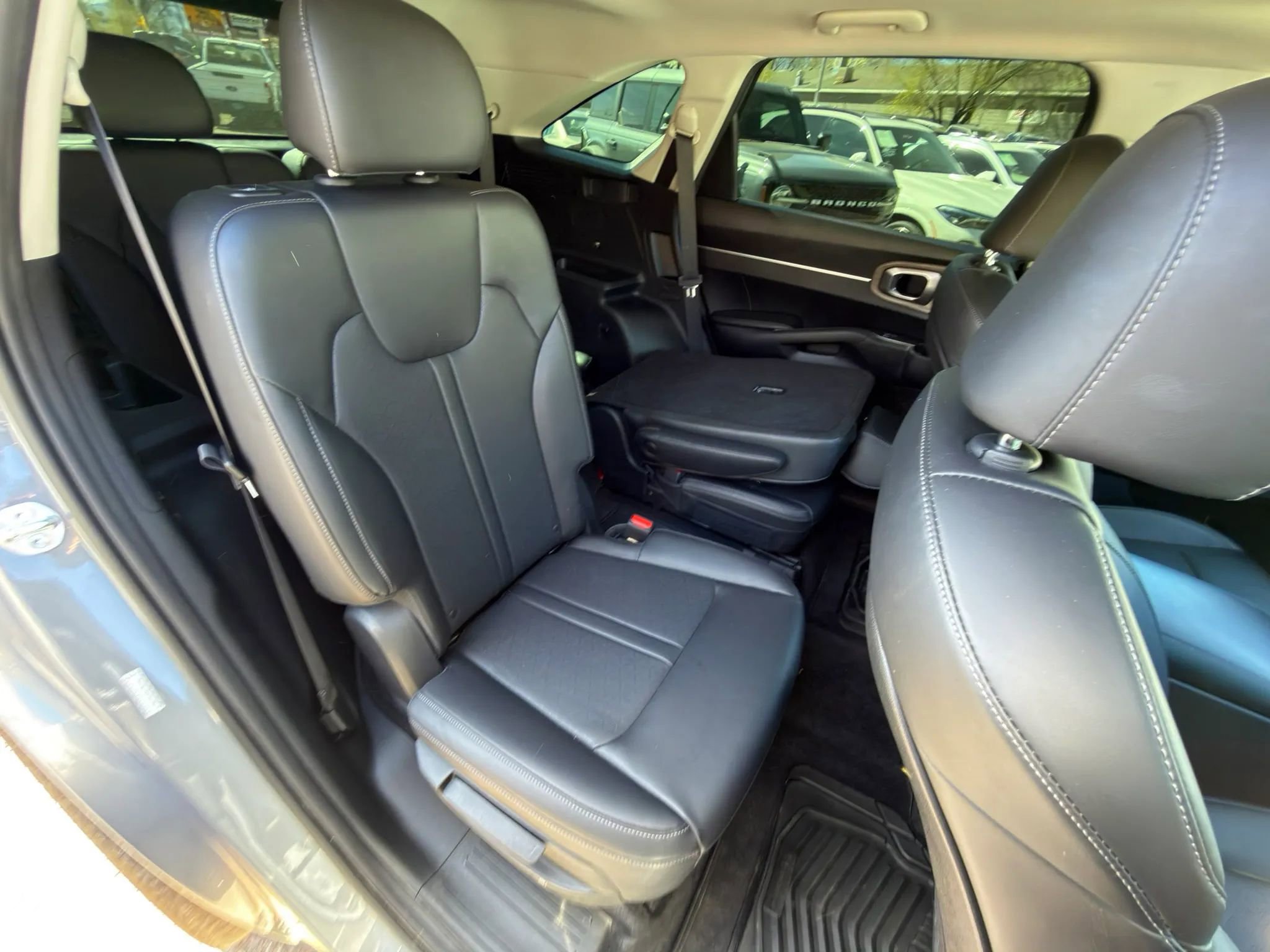 Used 2023 Kia Sorento X-Line EX image 11