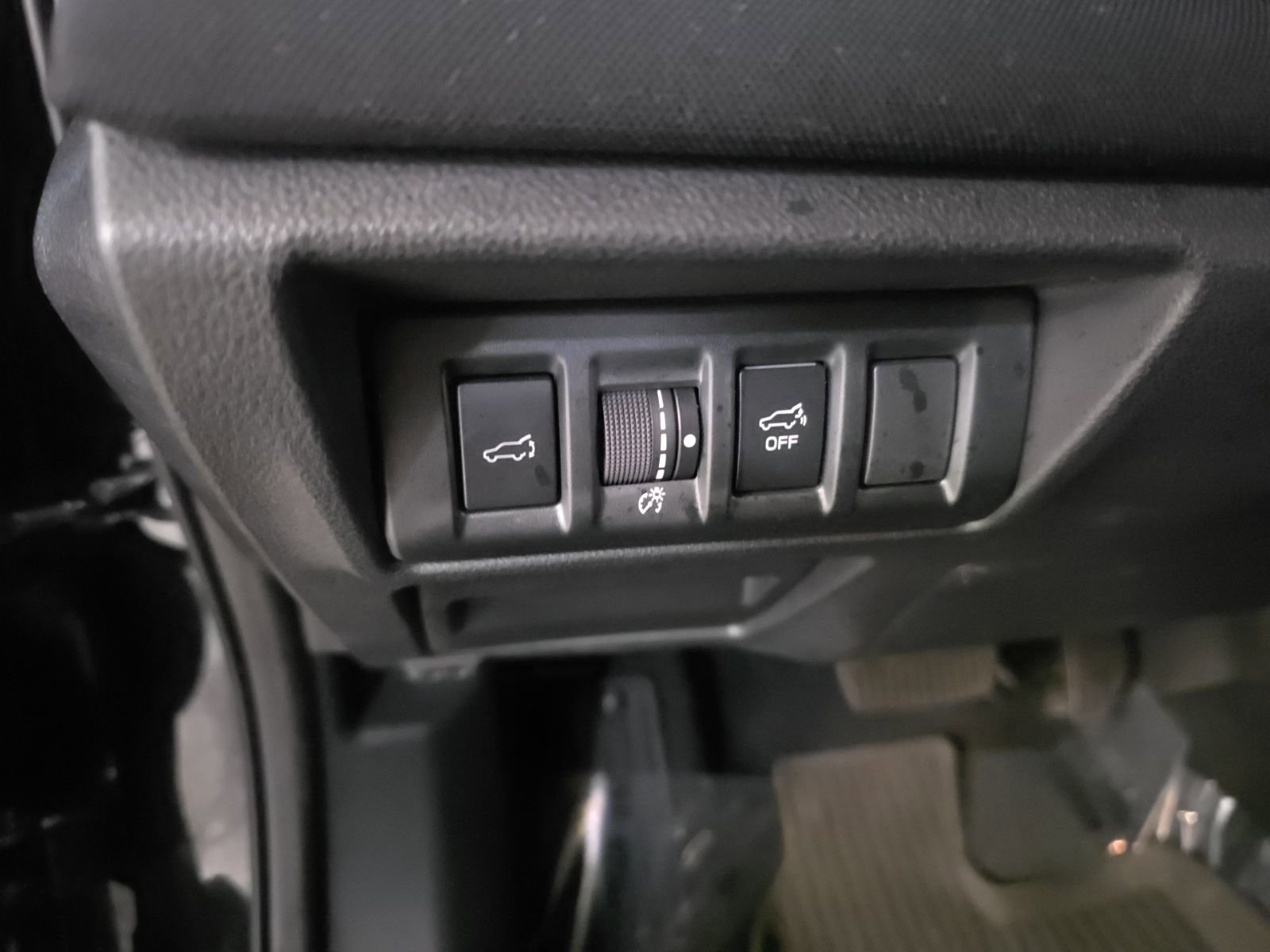 Used 2022 Subaru Outback Premium image 12