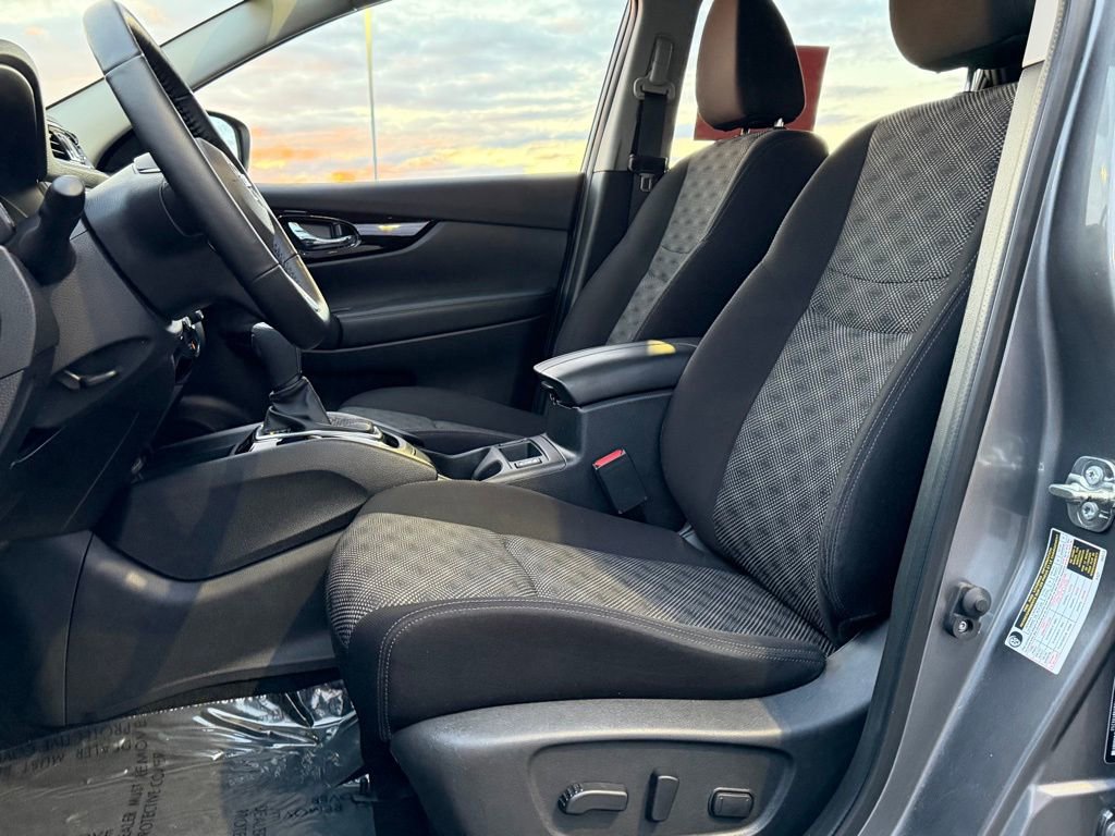 Used 2022 Nissan Rogue Sport SV image 12