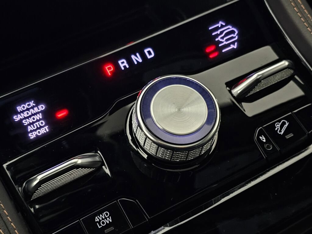 Used 2023 Jeep Grand Cherokee Summit image 34