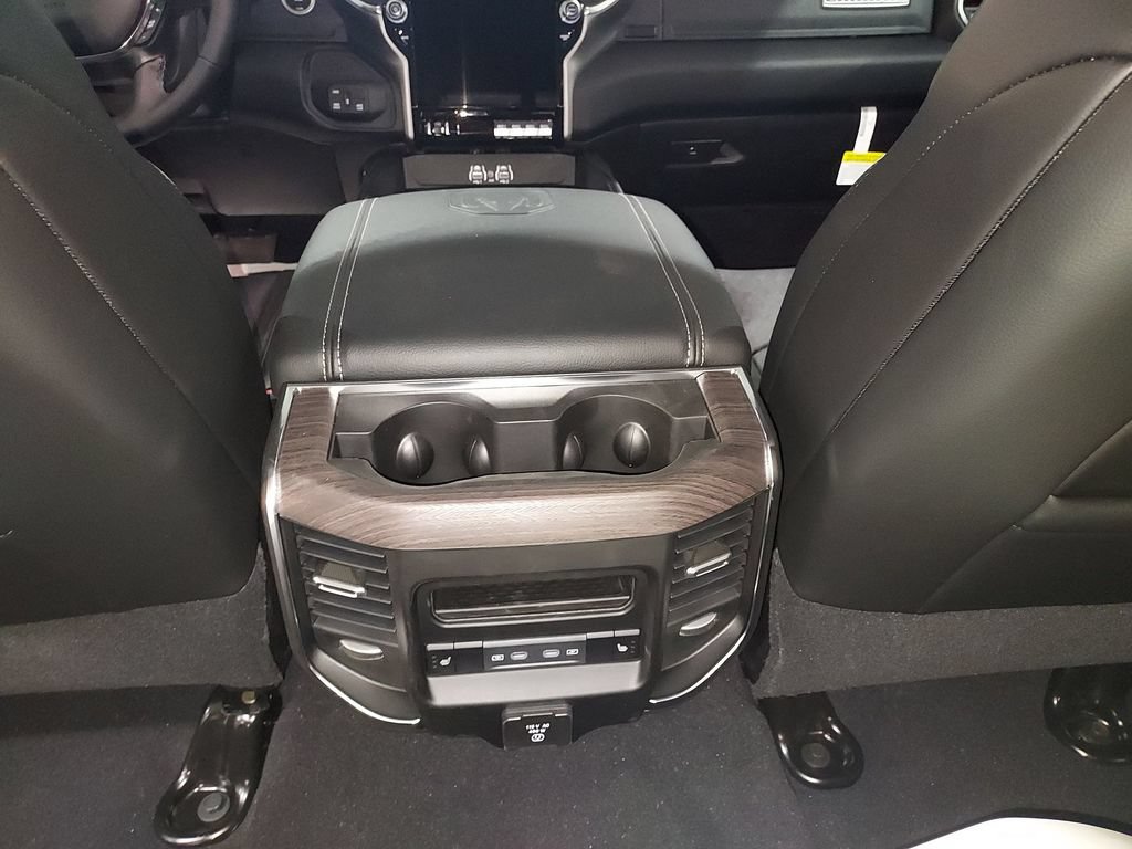 New 2026 RAM 2500 Laramie AWD/4WD image 10