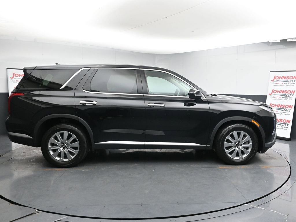 Used 2023 Hyundai Palisade SE w/ Cargo Package image 9