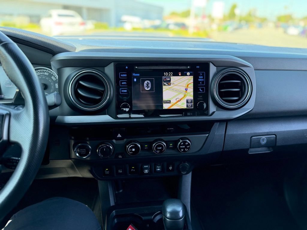 Used 2018 Toyota Tacoma TRD Sport w/ Technology Package AWD/4WD image 9