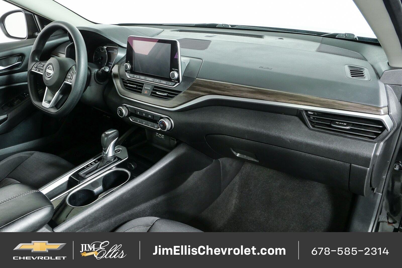 Used 2024 Nissan Altima 2.5 SV FWD image 21