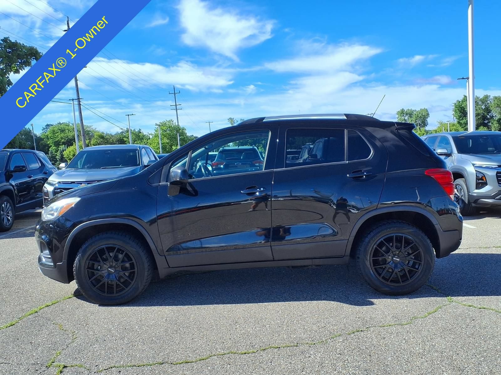 Used 2018 Chevrolet Trax Premier w/ Midnight Edition AWD/4WD image 9