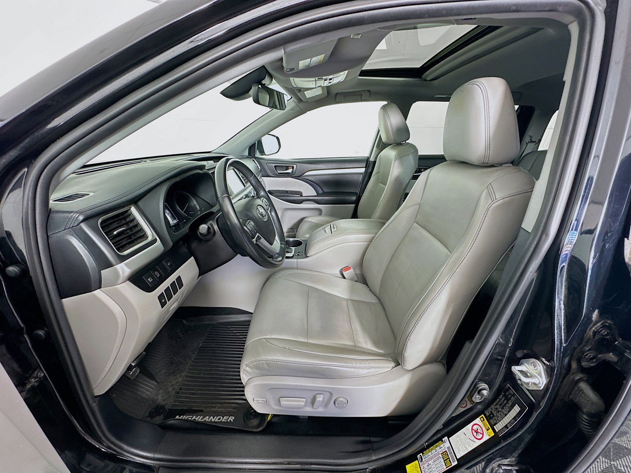 Used 2019 Toyota Highlander XLE image 13