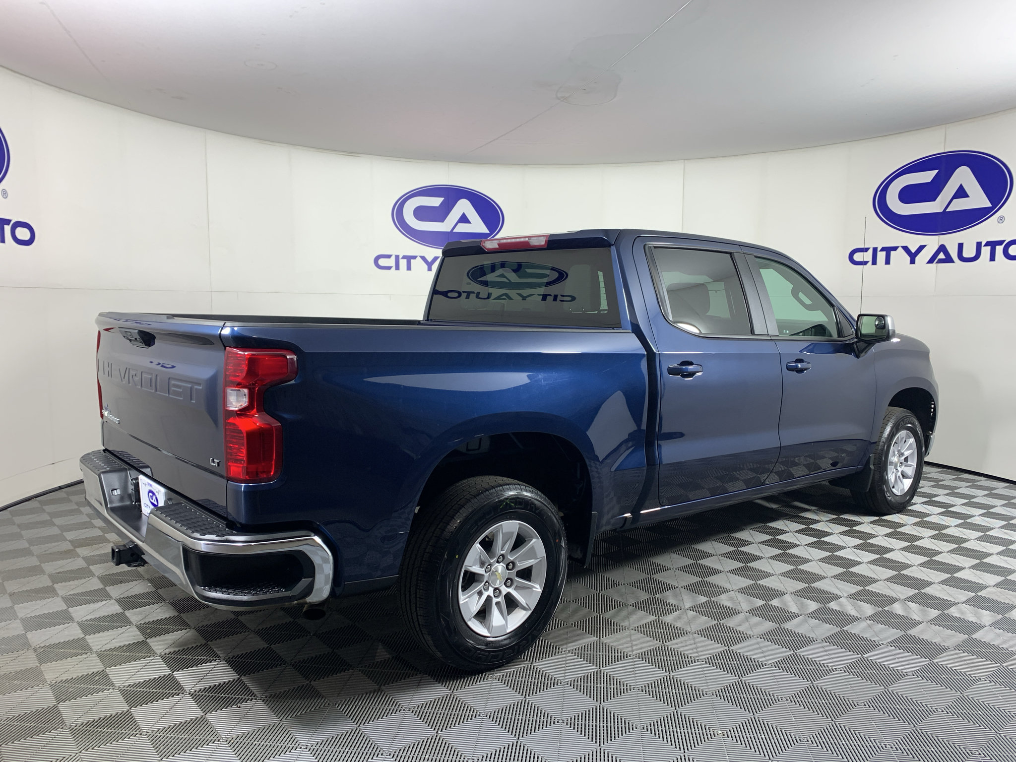 Used 2023 Chevrolet Silverado 1500 LT RWD image 3